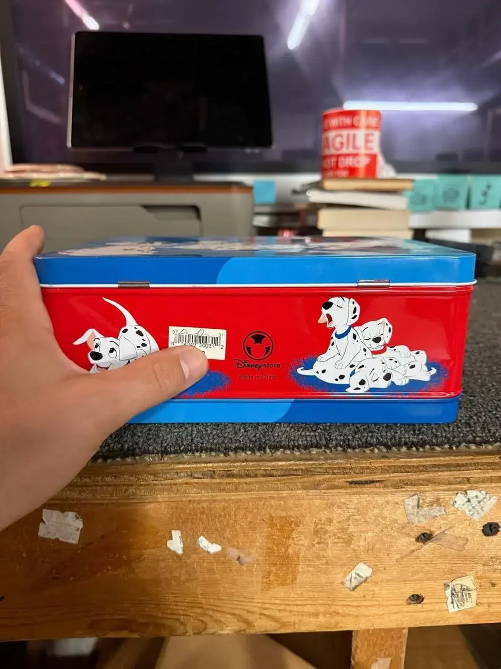 Disney Store 101 Dalmatians Tin Lunchbox